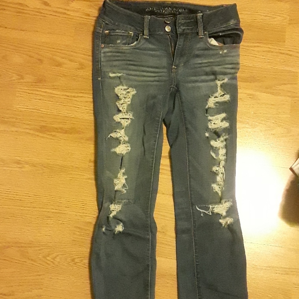 Ripped denim capris
